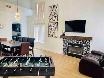 Unwind in Unique Pool Home-8 mile 2strip