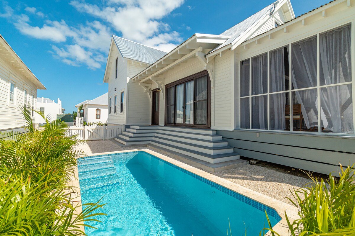 Paradise Shores + The Pool Club at Mahogany Bay gallery image 5