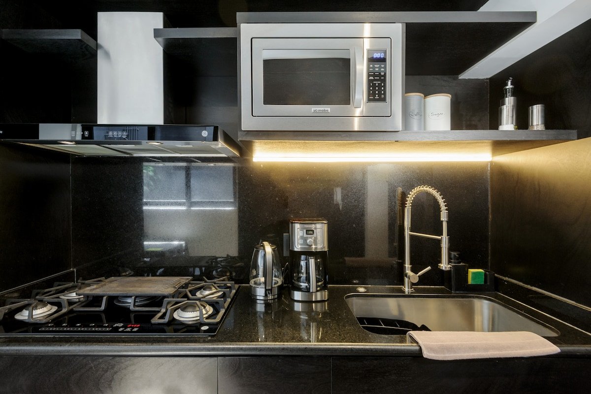 luxurious and new apartment in the heart of Roma. gallery image 4