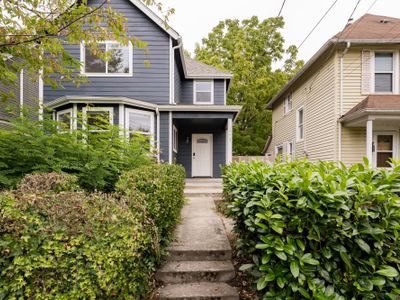 Spacious Seattle Stay | 5BR Home w/ Outdoor Space