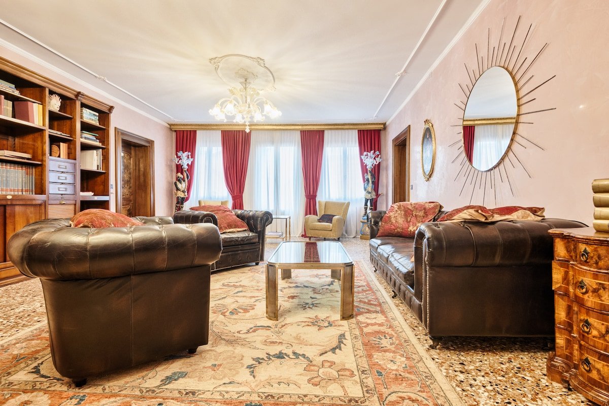 Luxury Duodo Gregolin Palace gallery image 2