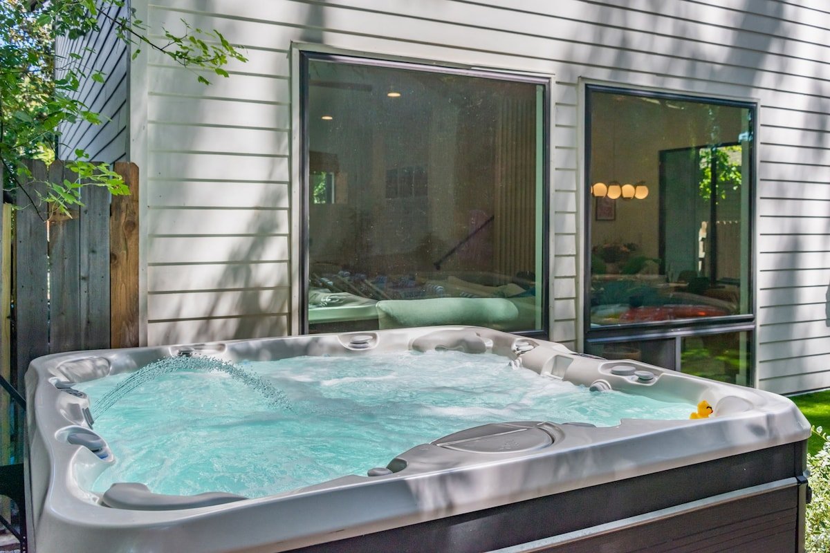 Pool, Hot Tub | 1mi Downtown, Walkable | Luxe Beds gallery image 4