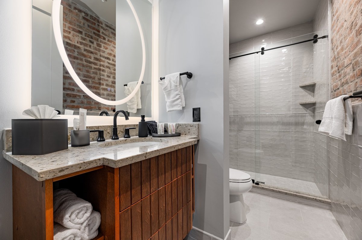 3BR Ultimate Retreat Near Bourbon | Mayfair Hotel gallery image 4