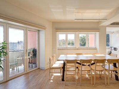 Home Out- Apartment w/8 Suite at Marquês de Pombal