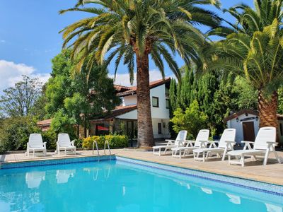 Dreams and friends on the coast of Bilbao.