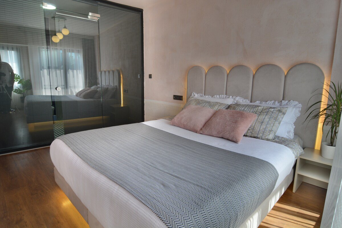 2B First Class Luxury Apartment/2 Jacuzzi gallery image 3