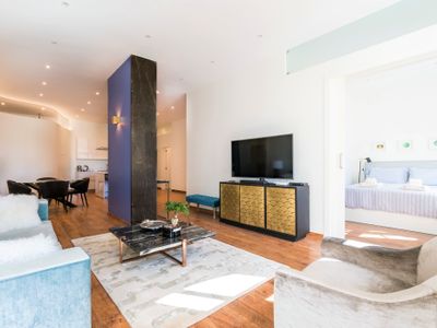 Elegant 2 bdrm Luxury in Historical Baixa, Lisbon