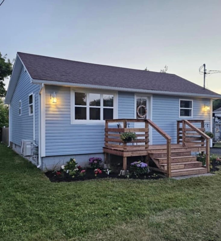 Family/Pet Friendly 3BRM Cottage/FREE Beach Pass gallery image 2