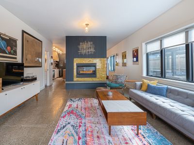 Bright and modern 2bd/2.5ba- close to Alberta st!