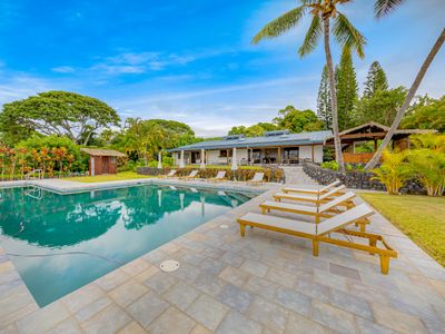 Entire Estate w/ Lap Pool Ocean View AC in DT Kona