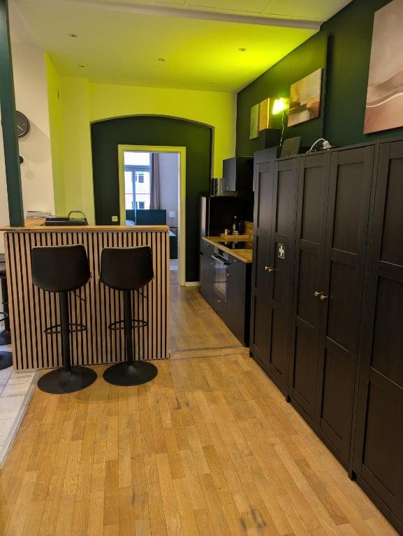 Munich Big Apartment in prime location 1-10 pax gallery image 3