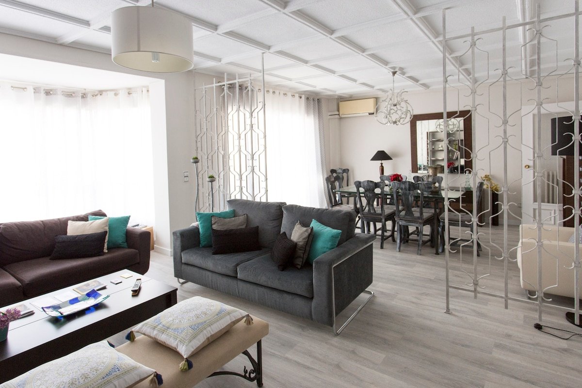 Entire apartment, city-centre best street! gallery image 4