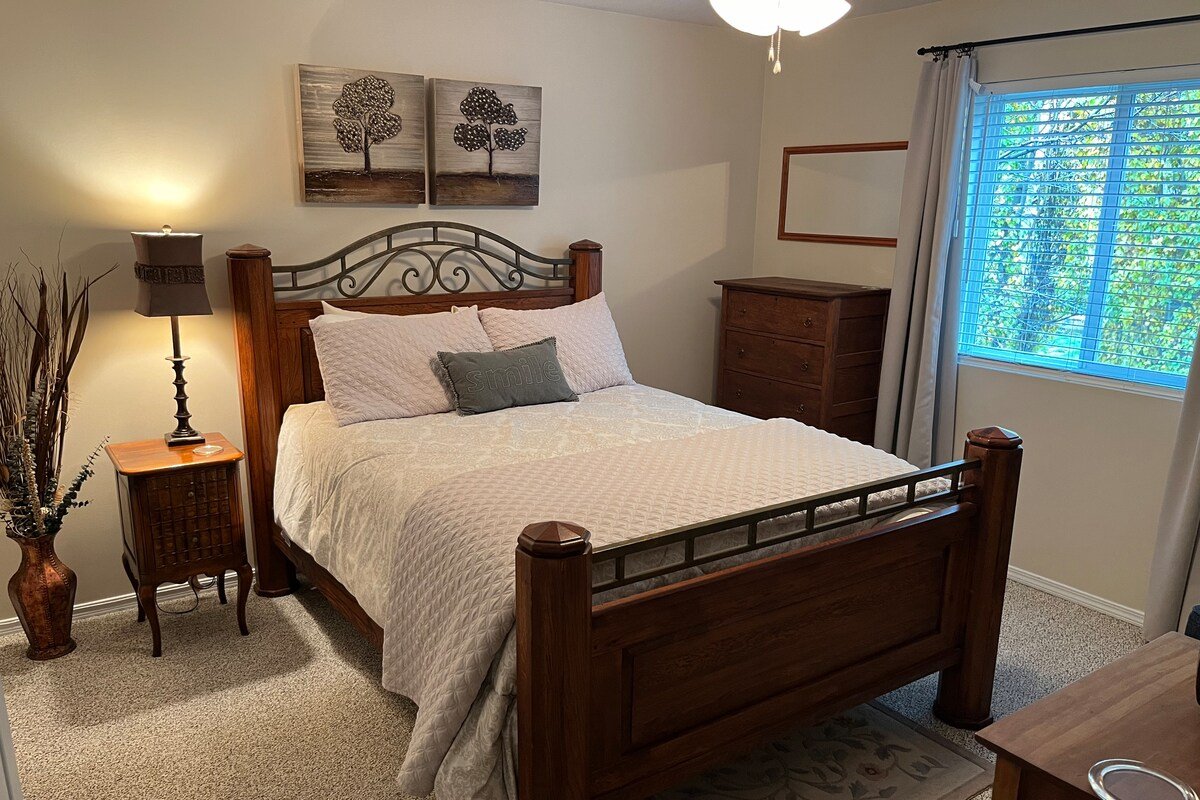 Retreat Under Bozeman Big Sky Near Yellowstone gallery image 3