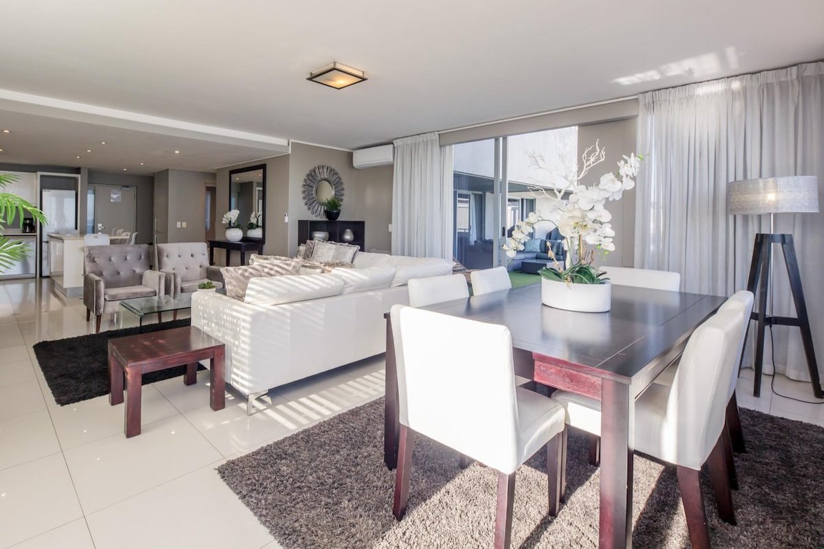 3 Bdrm Deluxe with balcony & splash pool gallery image 4