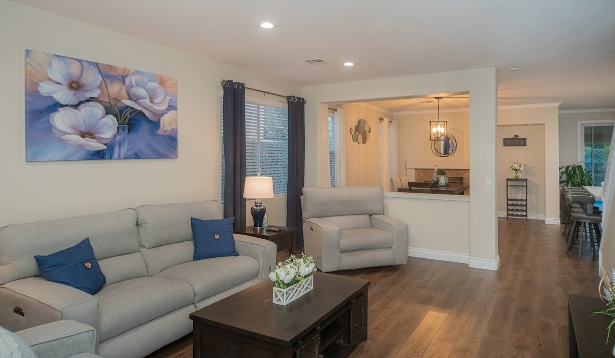 Good Vibes off the strip, Secret Room&Loft gallery image 5