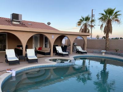 Grand Villa w/ Heated Spa, Pool, Gym – Near Strip