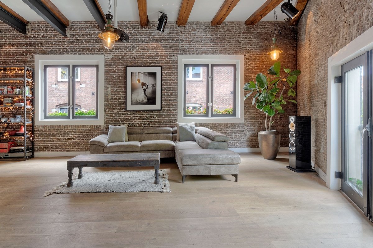 Amazing Holiday loft – Top Location & Canal View gallery image 3