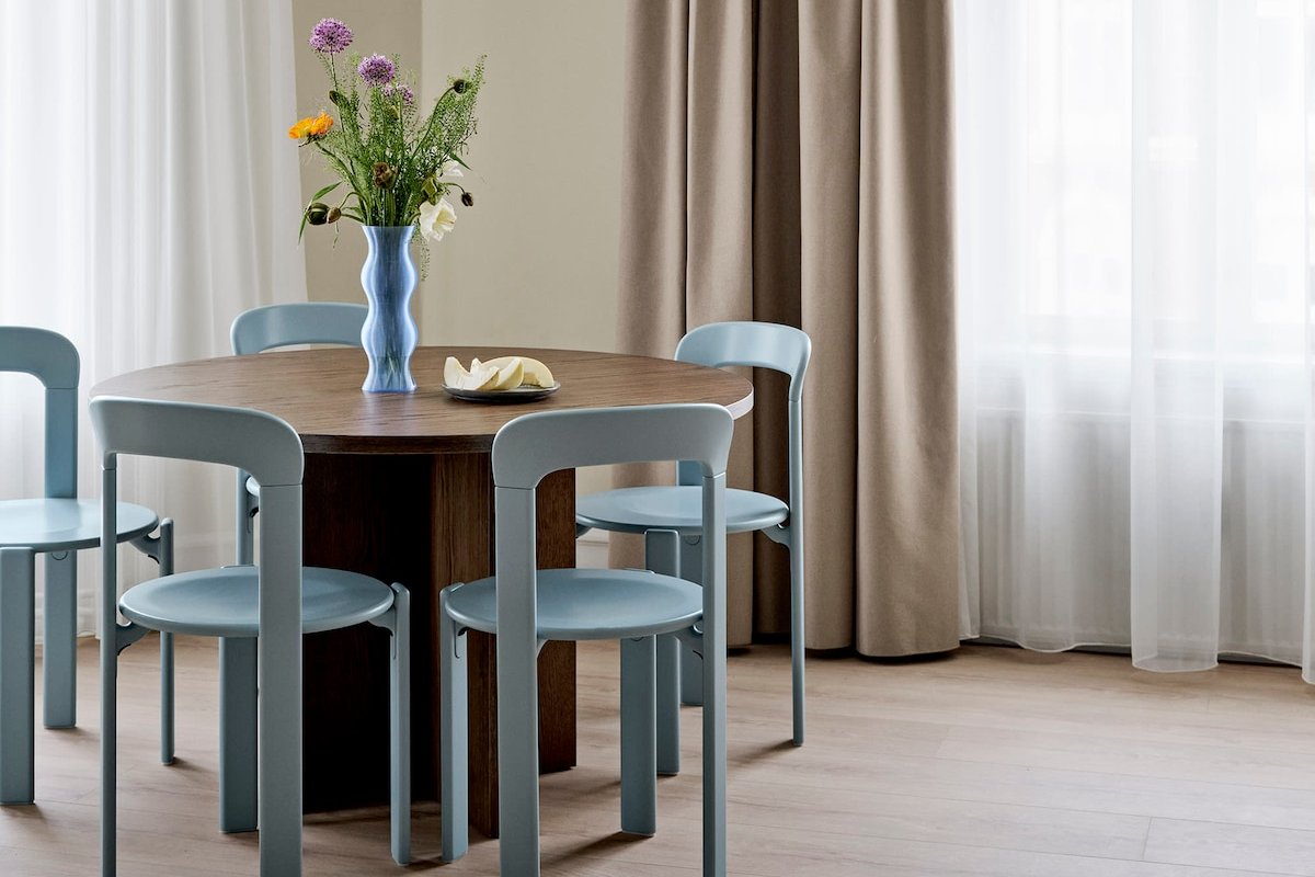 Corner Two-Bedroom Apartment for 6 gallery image 2