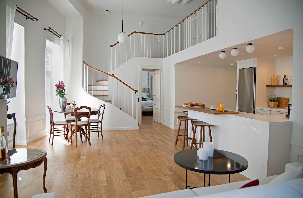 Voreas | 2BDR Suite Ermou Str. View | 4 Streets gallery image 2