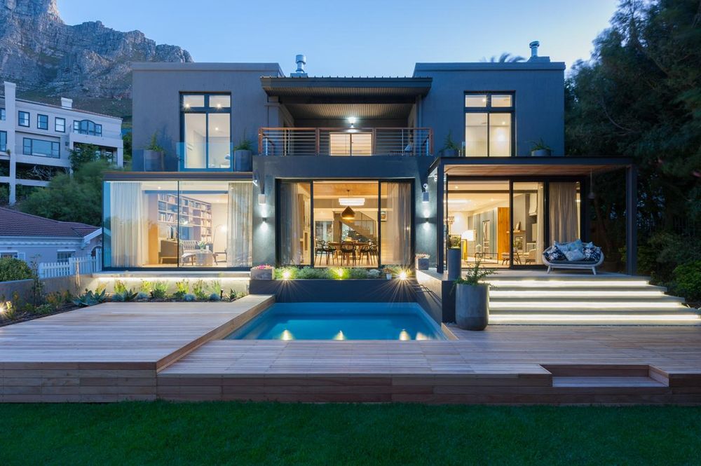 Photo 1 of The Glen Villa accommodation in Higgovale, Cape Town with 4 bedrooms and 4.5 bathrooms