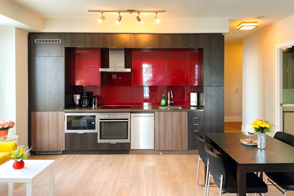 WorldCup DT RogerCenter 3B+2BFreeParking Pool Gym gallery image 5