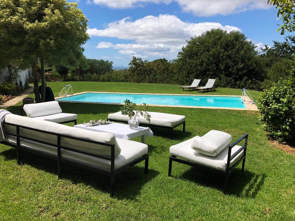 Bishopscourt Home with Breathtaking Views gallery image 2