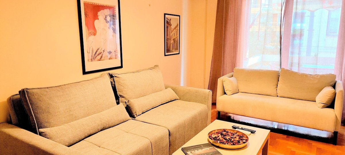 Grand apartment in Acropolis museum gallery image 4