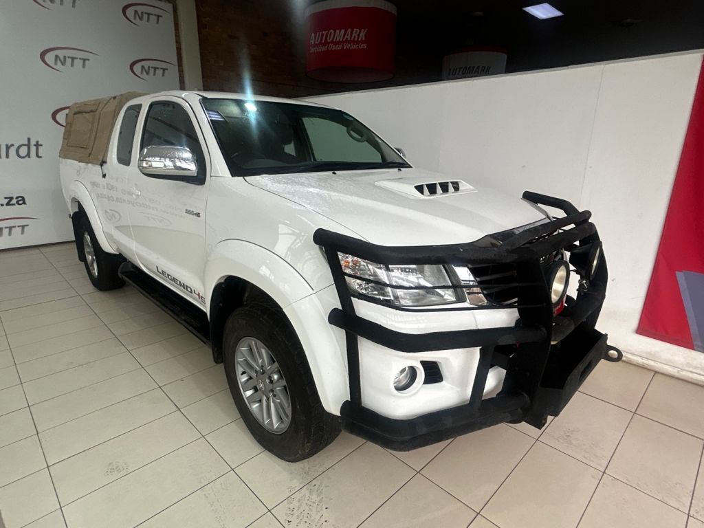 TOYOTA HILUX 3.0D-4D LEGEND 45 4X4 XTRA CAB  for Sale in South Africa
