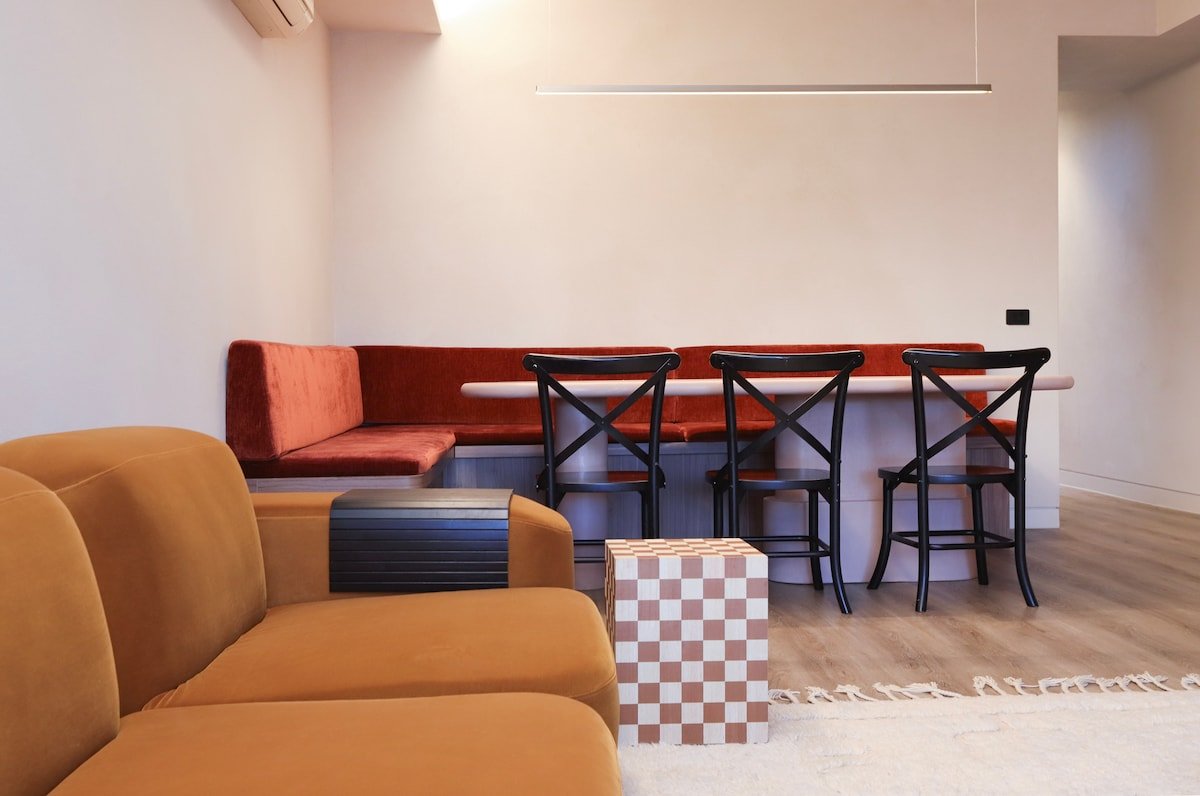 Chic Family Retreat: 3 brdm, 3 bath, Free Carpark gallery image 5