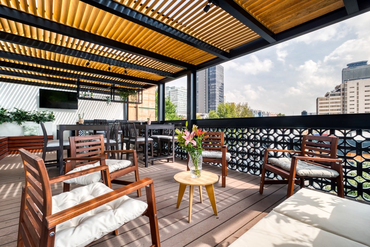 20 Guest Full Condo: 10BR/10BA w/private Rooftop. gallery image 3