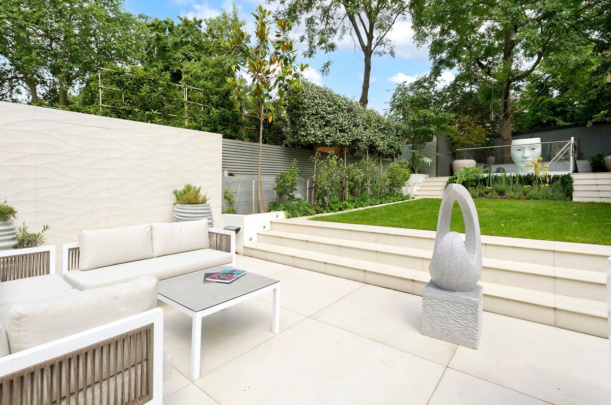 Outstanding 7 bed Notting Hill House gallery image 5