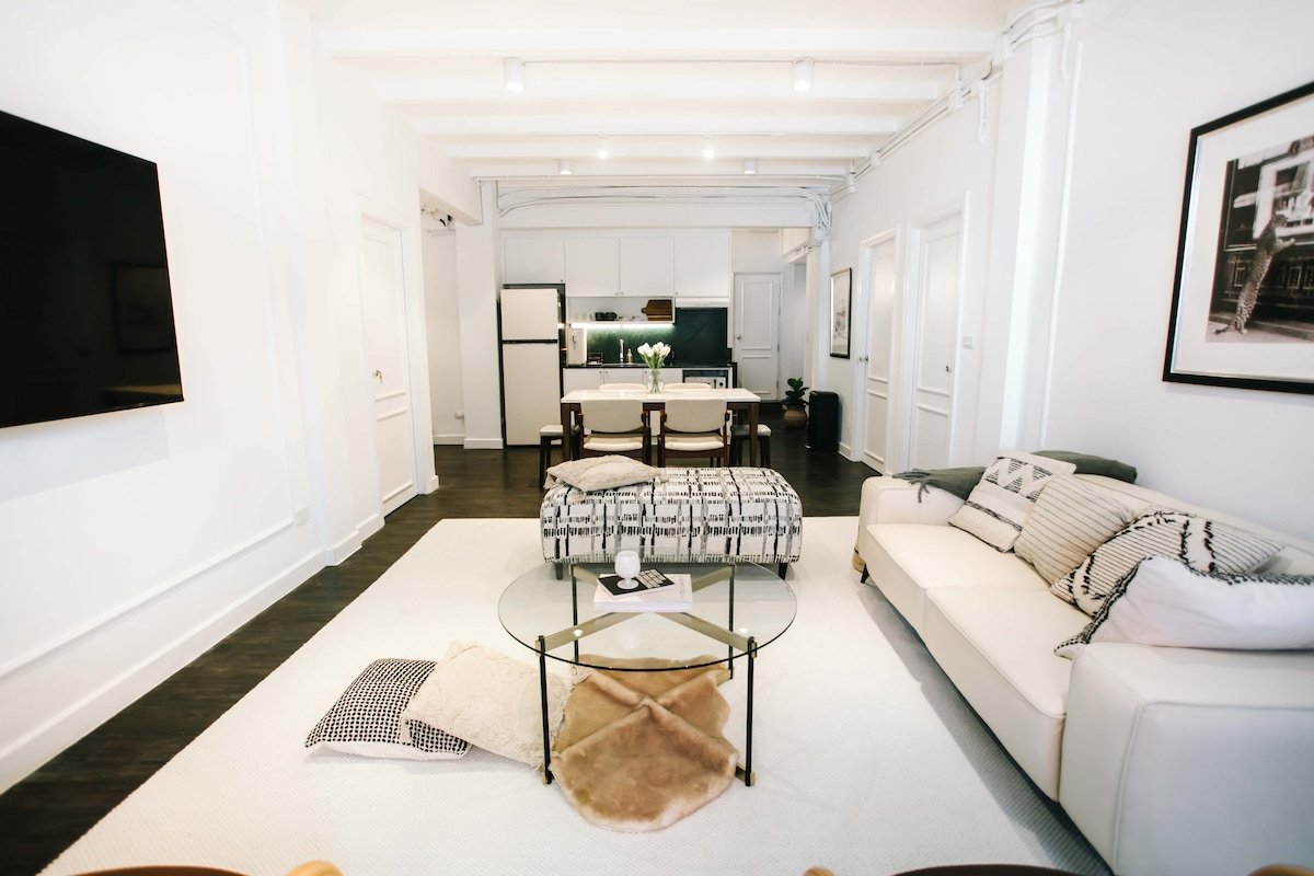 wari A. 3BR Luxe Suite 30 sec. to Phloenchit BTS gallery image 3