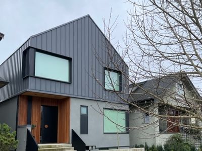 Central 6 Room Contemporary Home