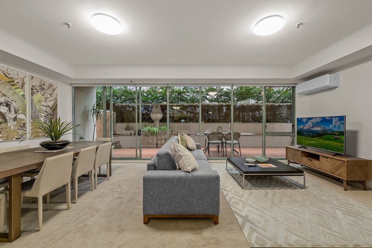 Exclusive Stays – SouthbankTower gallery image 3