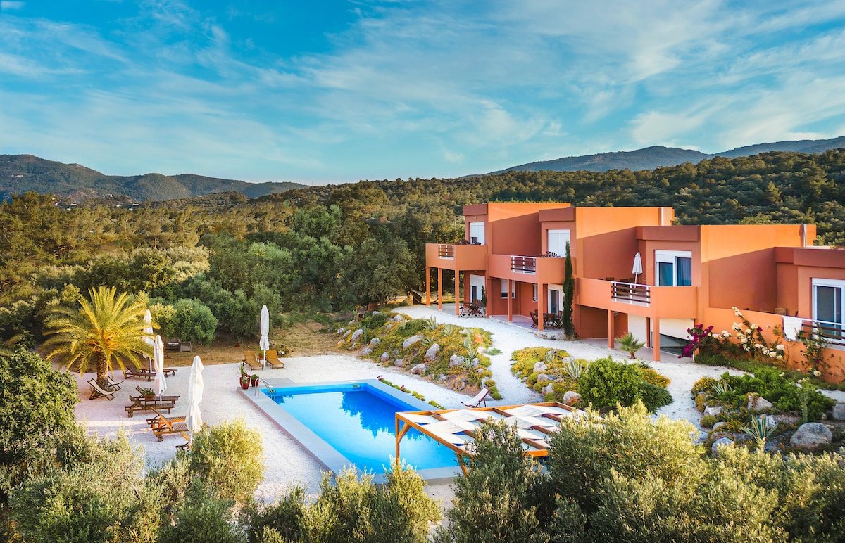 Little Eden Private Villa-6 homes/pool/party/event gallery image 3