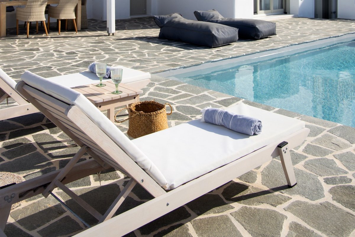 ILI ~ Villa ~ 3 Bedroom ~ Pool ~ Plaka Beach gallery image 5