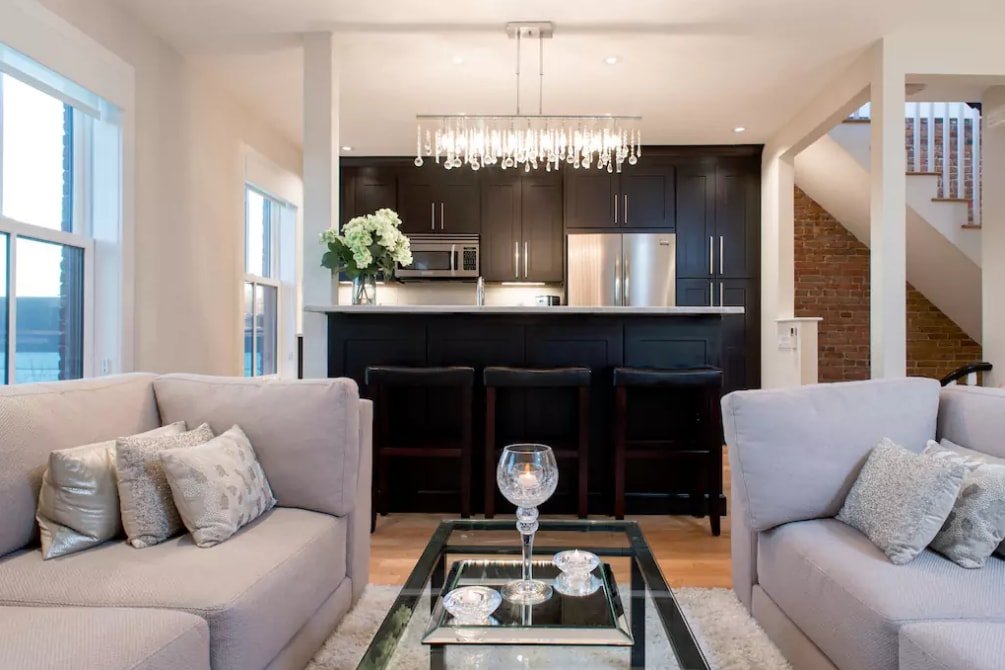 Luxury 4 Bdrm Penthouse Brownstone Duplex gallery image 5