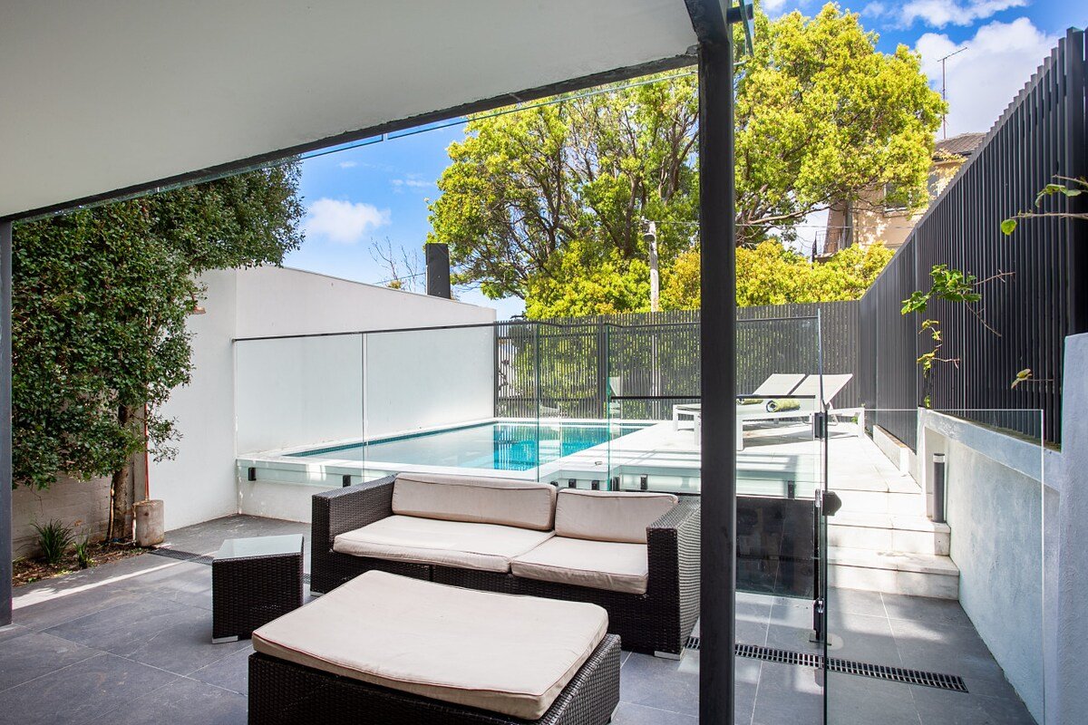 Bronte Beach Family Retreat with Pool gallery image 4