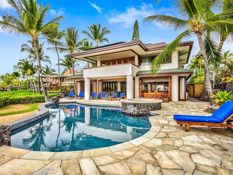 Blue Water: Oceanfront Home w/Private Pool & Spa gallery image 2