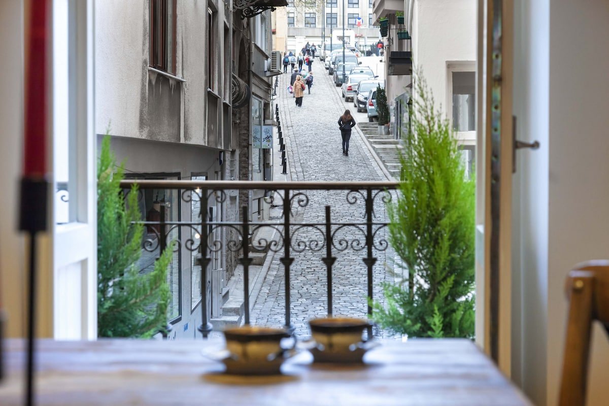 Urban Blue – 2BR – 1,5 BA – Galata gallery image 5