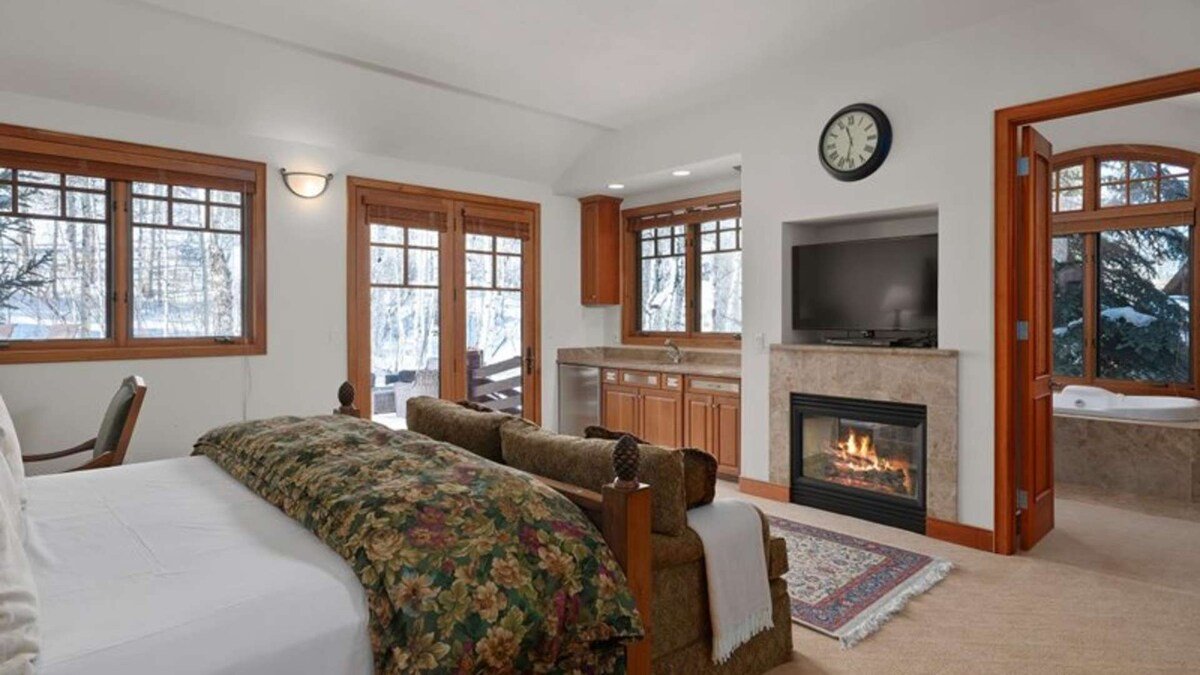 Ski in/Out-Jay Chalet gallery image 2