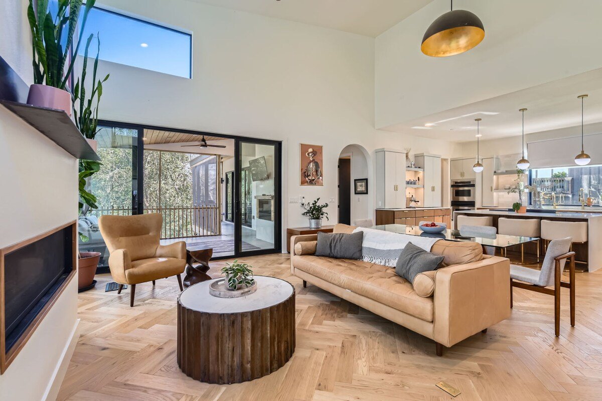 Austin’s LUX Modern Home Near Downtown & Zilker gallery image 3
