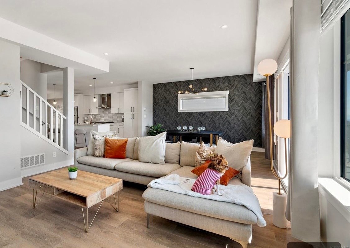 Soleil Space! Your mountaintop retreat awaits gallery image 5