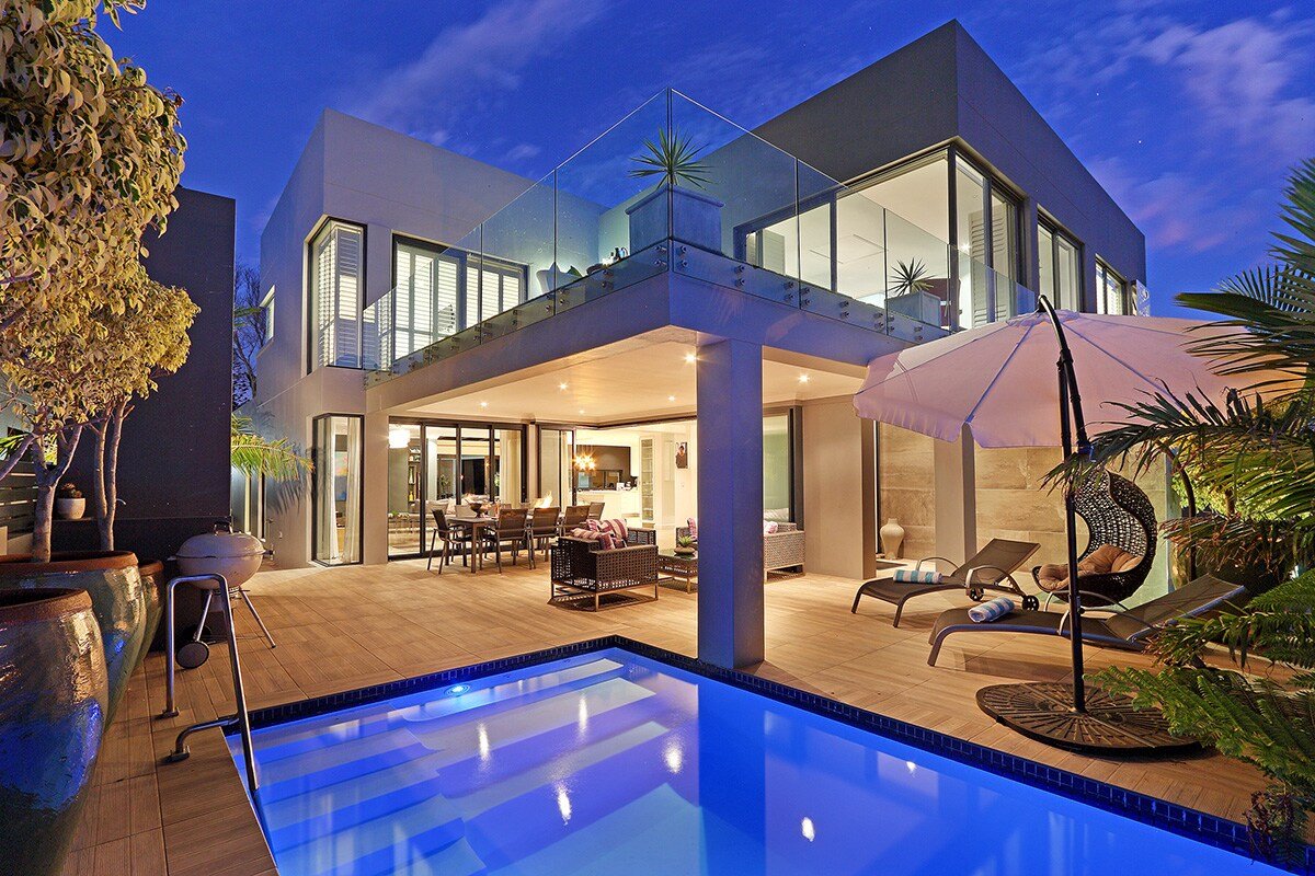 Lux home with pool, close to wine farms gallery image 3