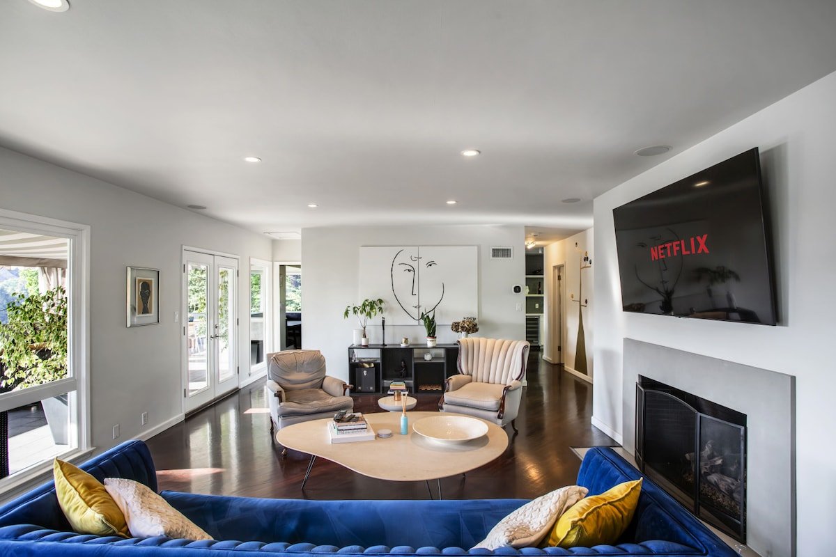 Hollywood Dell Oasis, Canyon VIEWS, Fire Pit & BBQ gallery image 2