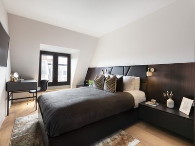 Oxford Street luxury 3 bedroom serviced apartment