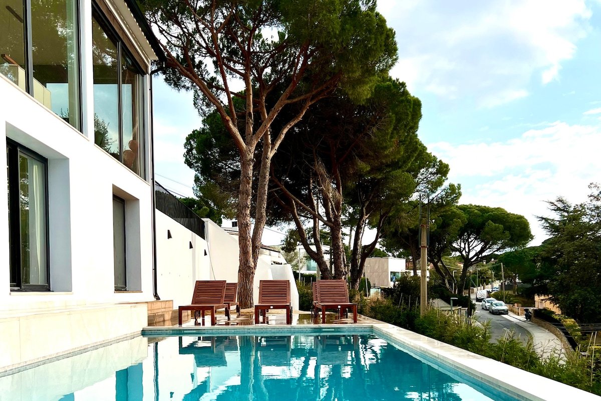 New Elegant 8 King Bedrooms Villa Panoramic Views gallery image 2