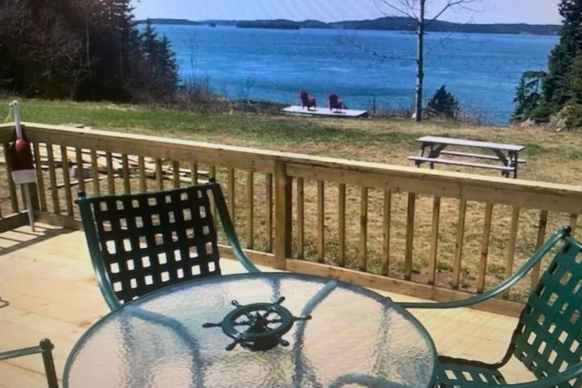 PRIVATE OCEANFRONT Starfish Cottage AMAZING VIEWS gallery image 5