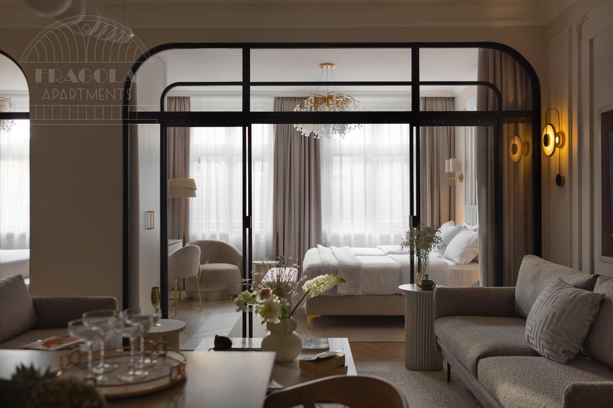 2BR apartment near Main Square w/ kitchen gallery image 2