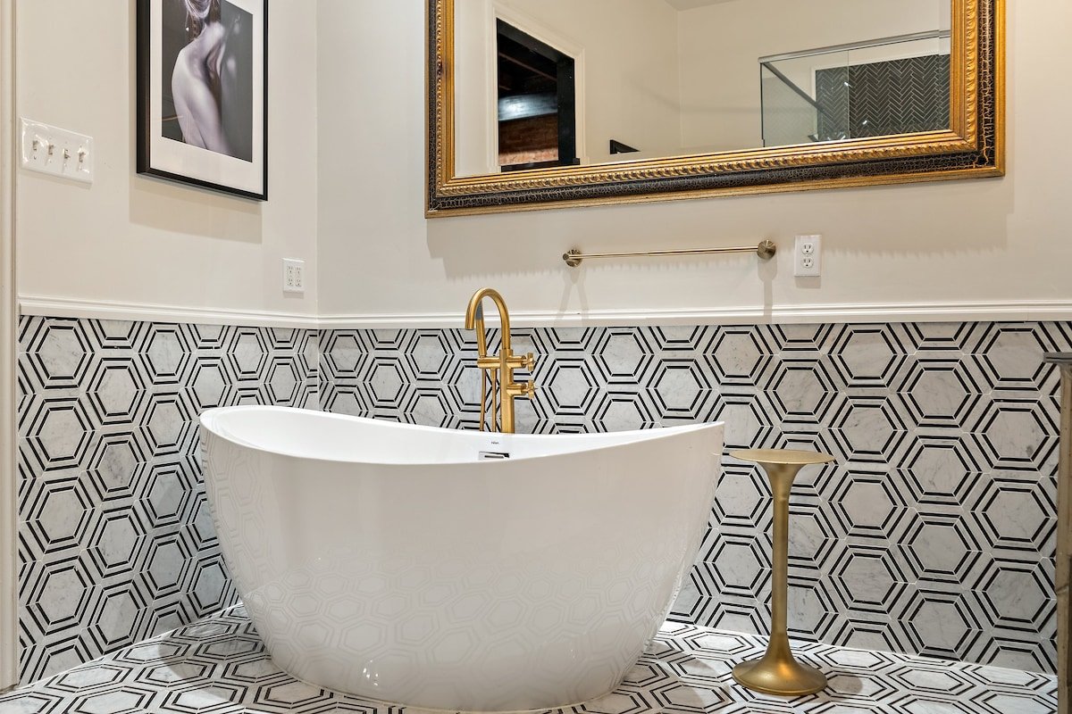 Luxury Loft Sleeps 16! 8 beds, 5 Min – Deep Ellum gallery image 4